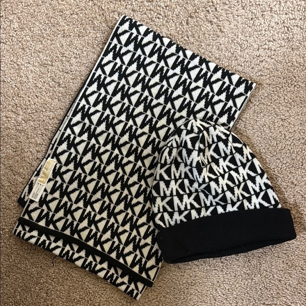 NWT Michael Kors Black and White Knit Set